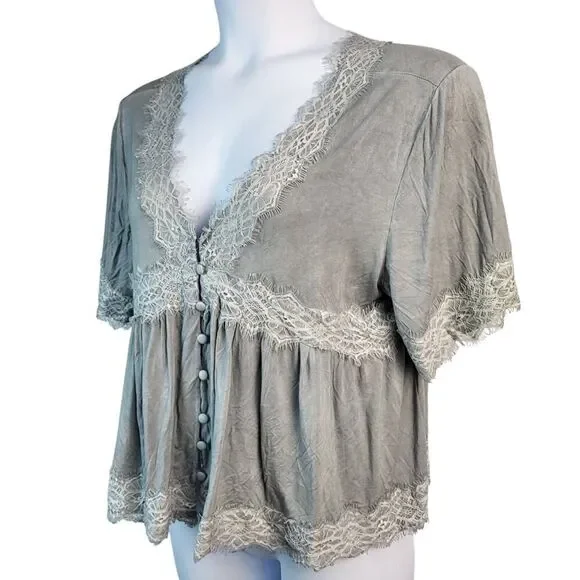 POL BOHO Cropped Blouse Short Sleeves Deep V-Neck Feathered Lace Gray Large NEW - Picture 7 of 15